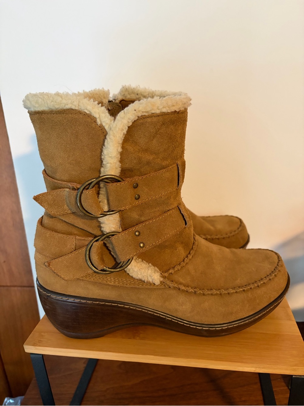 SoftWalk Women's Tan Suede Shearling-Trim Wedge Boots side Zipper Buckles Sz 12W